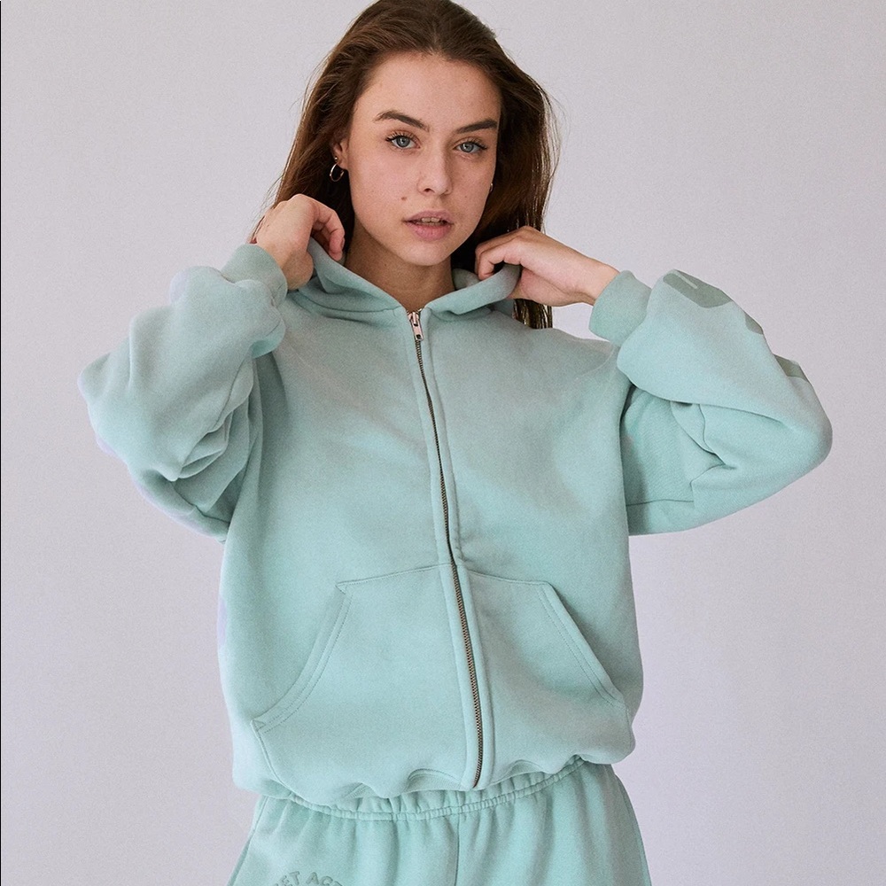 SetActive - full-zip size small